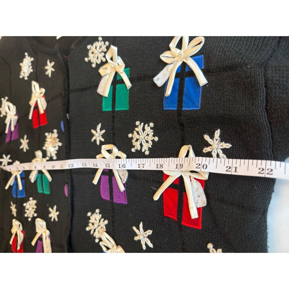 Mandal Bay Cardigan L Black Christmas Holiday Presents Snowflakes Beaded Vintage - Picture 3 of 8